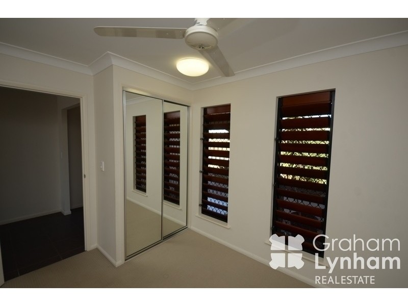 Bushland Beach QLD 4818