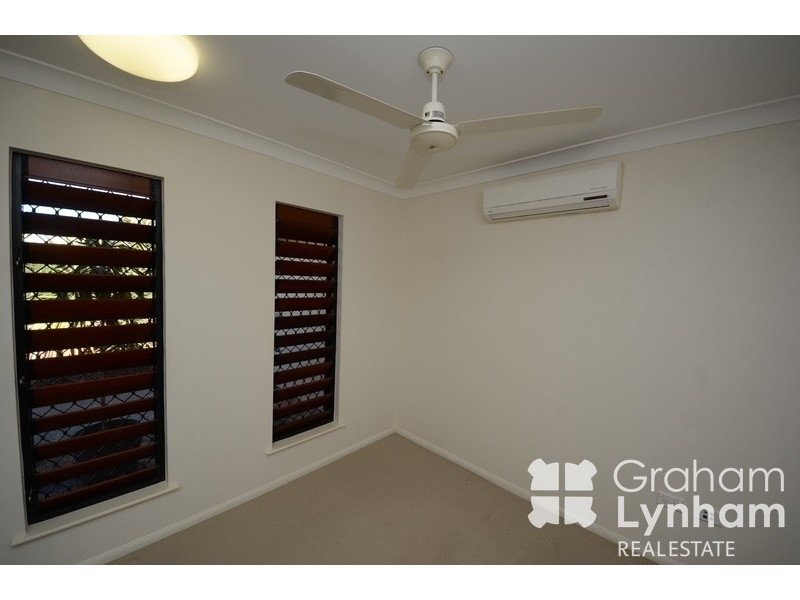 Bushland Beach QLD 4818