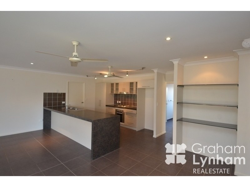 Bushland Beach QLD 4818