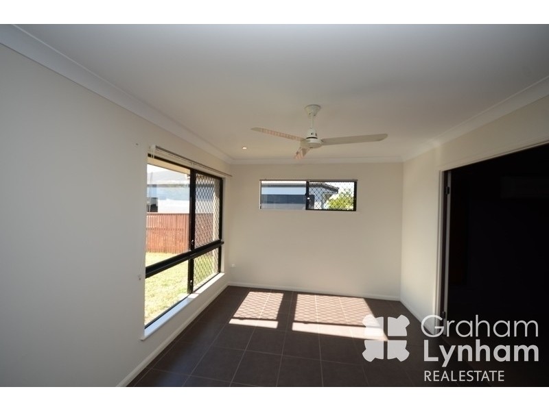 Bushland Beach QLD 4818