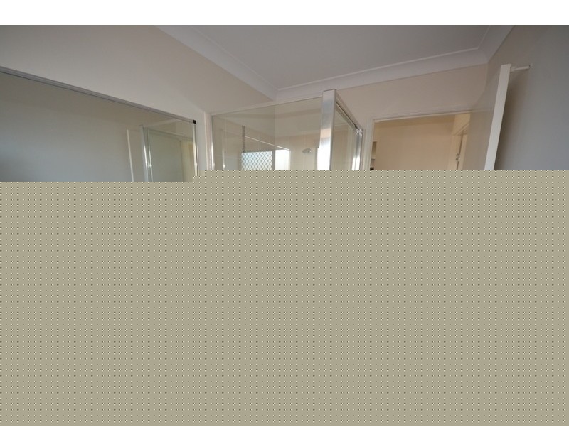 Bushland Beach QLD 4818