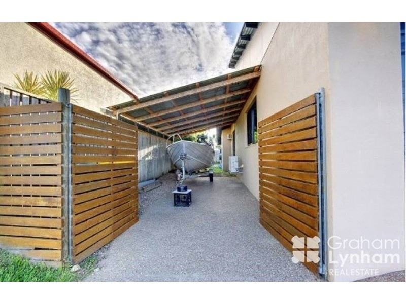 Bushland Beach QLD 4818