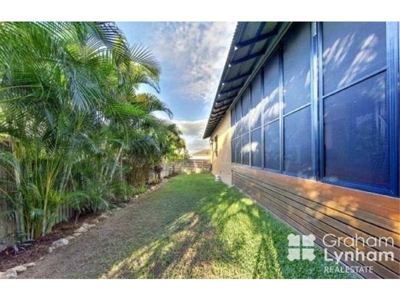 Bushland Beach QLD 4818