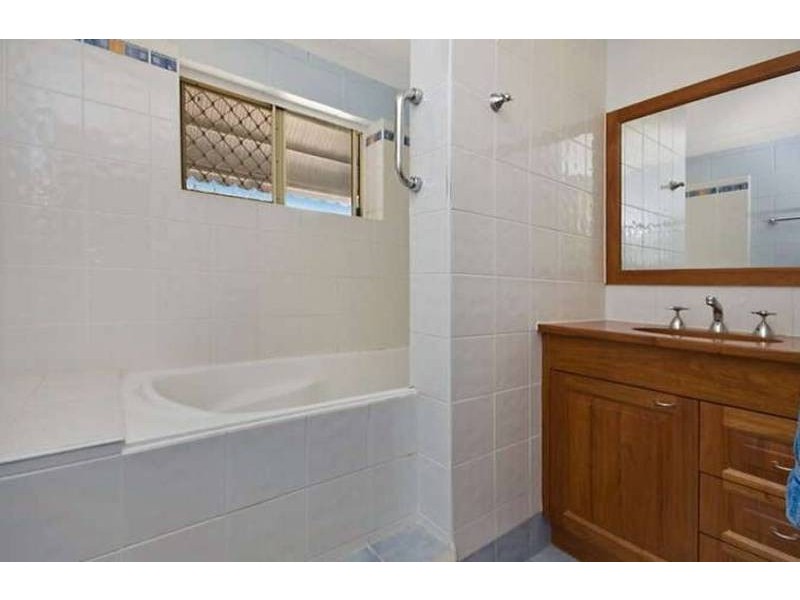 110 The Esplanade, Toolakea QLD 4818