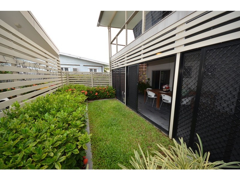 2/6 Eclipse Street, Rowes Bay QLD 4810