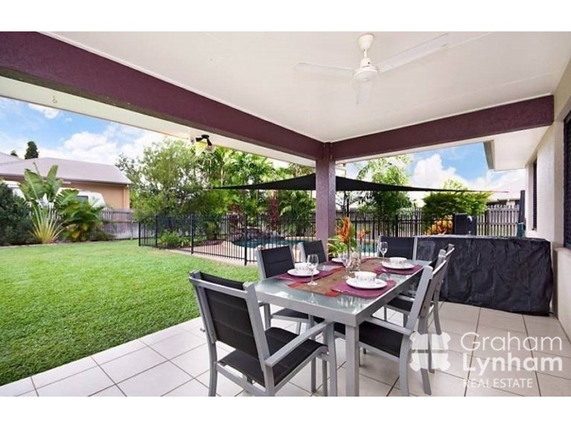 Bushland Beach QLD 4818