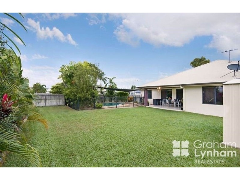 Bushland Beach QLD 4818