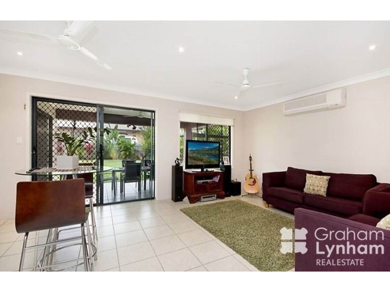 Bushland Beach QLD 4818