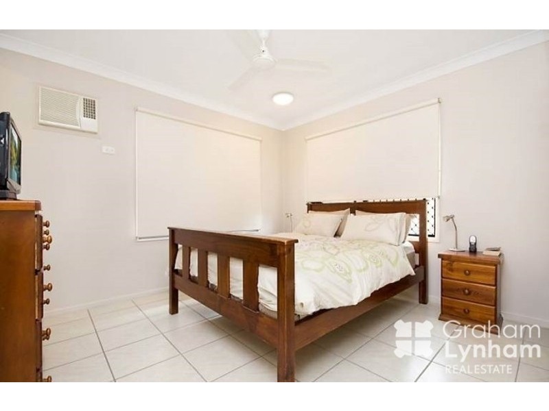 Bushland Beach QLD 4818