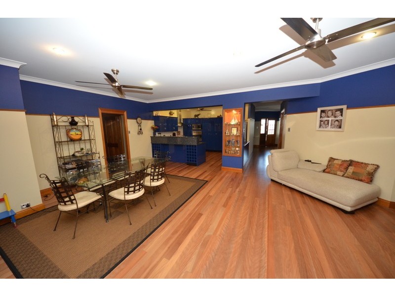 1 Marita Court, Bushland Beach QLD 4818