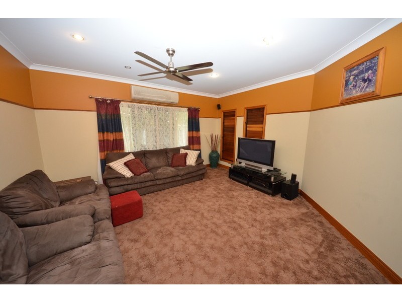 1 Marita Court, Bushland Beach QLD 4818