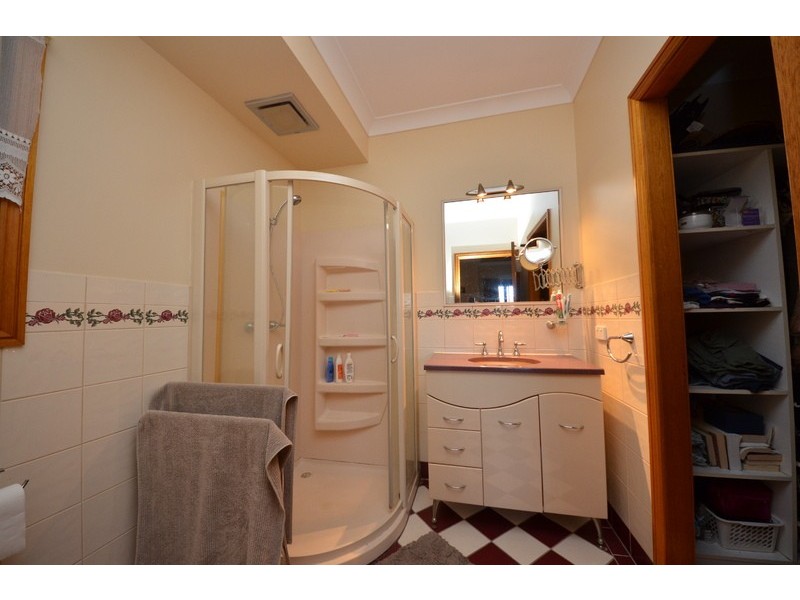 1 Marita Court, Bushland Beach QLD 4818