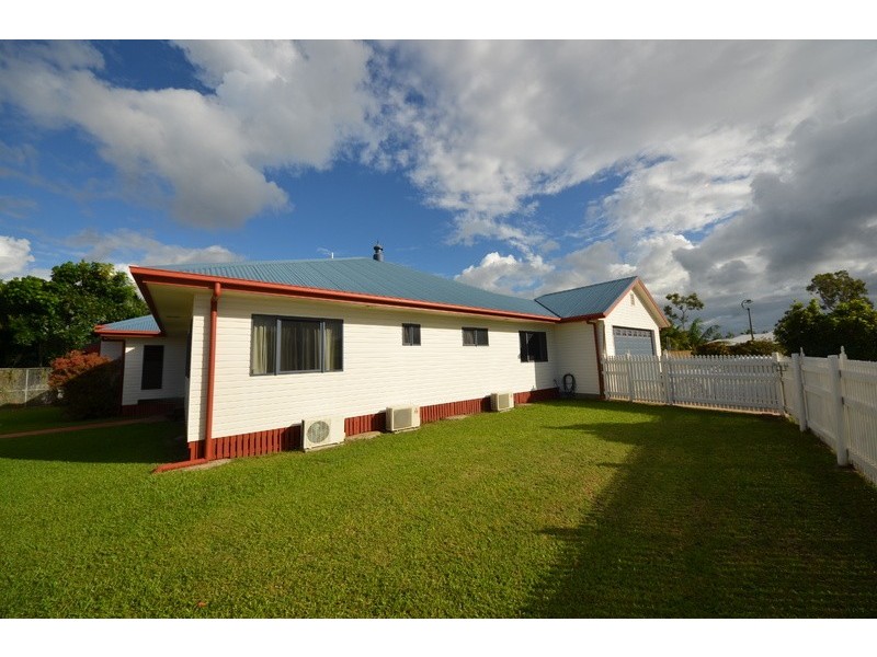 1 Marita Court, Bushland Beach QLD 4818