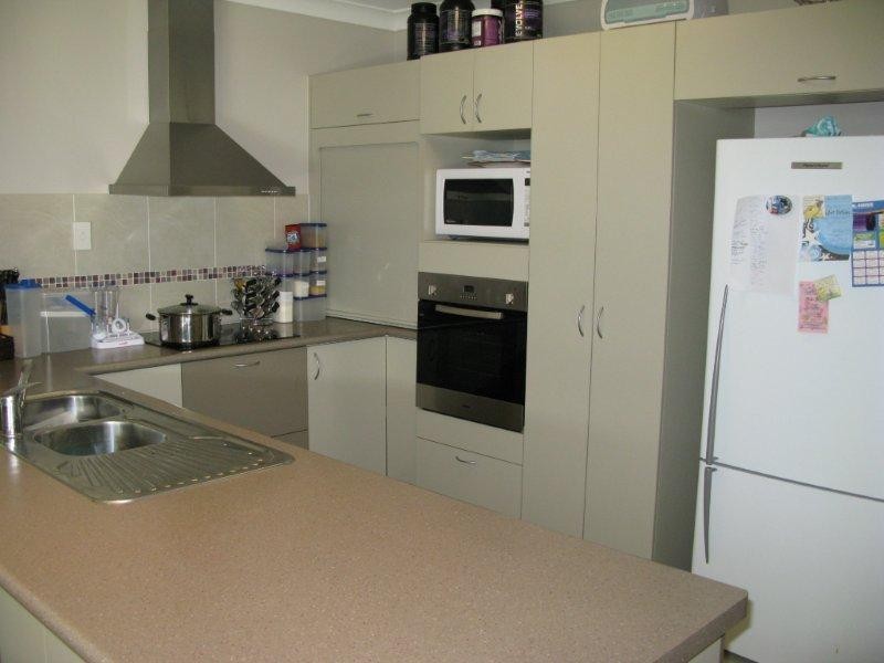 6 Franklin Drive, Mount Louisa QLD 4814