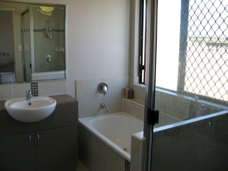 6 Franklin Drive, Mount Louisa QLD 4814