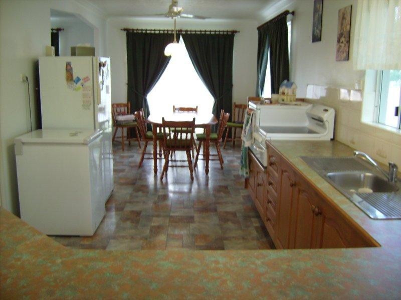 21 Amanda Avenue, Rasmussen QLD 4815