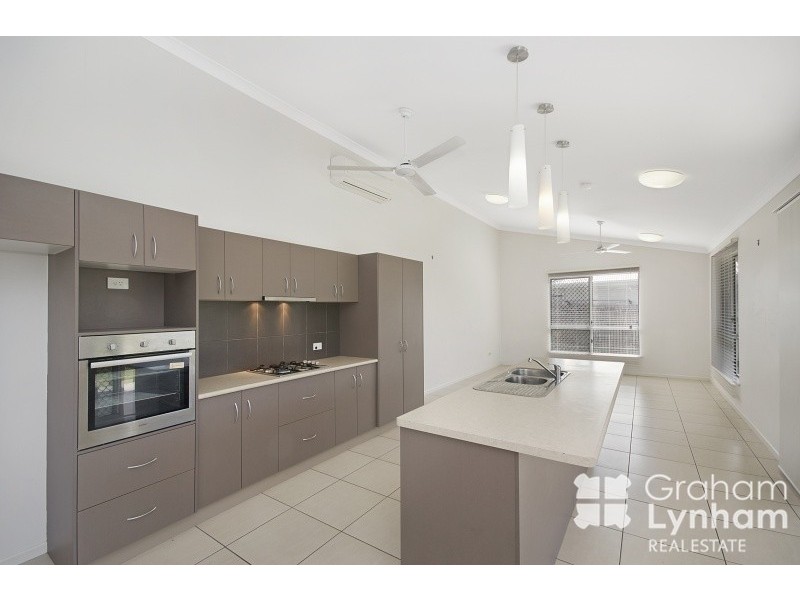 1 Ningaloo Crescent, Burdell QLD 4818