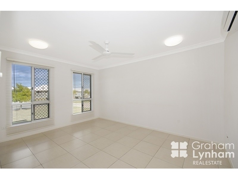 1 Ningaloo Crescent, Burdell QLD 4818