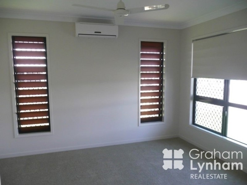 Bushland Beach QLD 4818