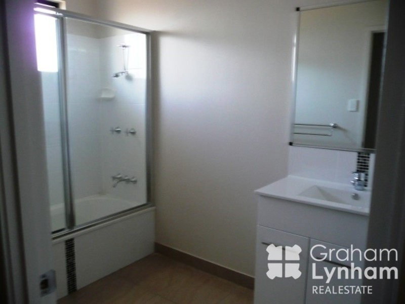 Bushland Beach QLD 4818