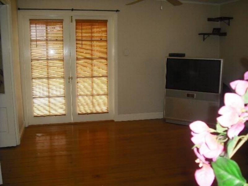 93 Perkins Street, South Townsville QLD 4810