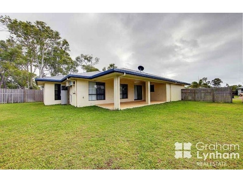 Bushland Beach QLD 4818