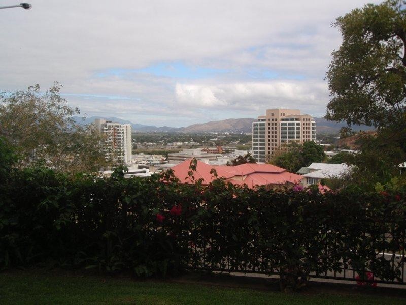 9/15 Hale Street, North Ward QLD 4810