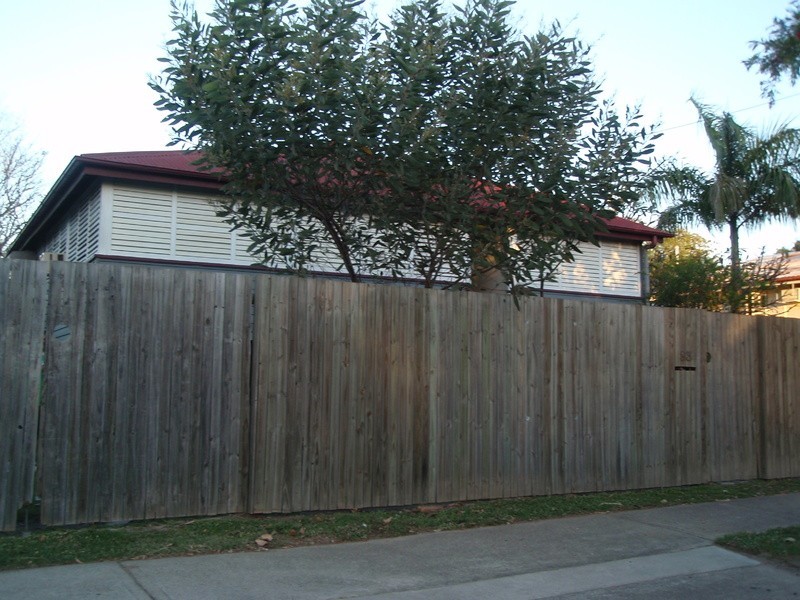 83 Railway Avenue, Railway Estate QLD 4810