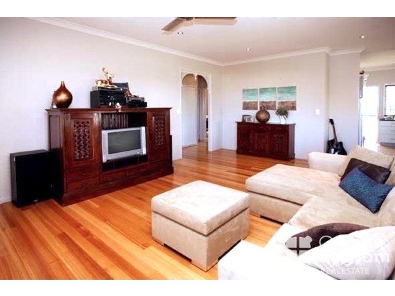 2 Blue Gum Place, Douglas QLD 4814