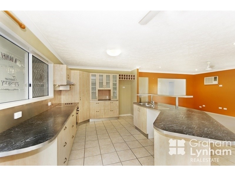 Bushland Beach QLD 4818