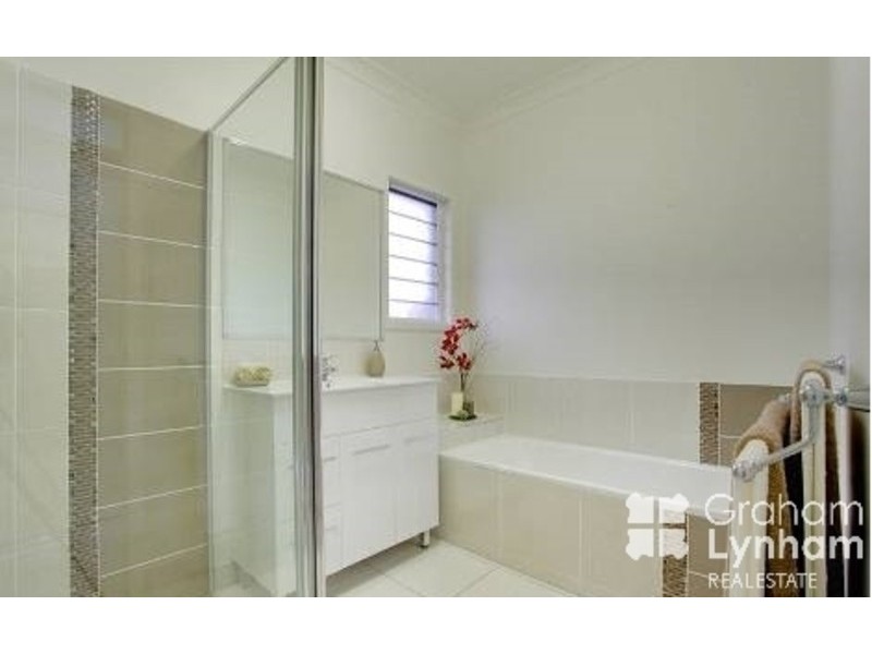 Bushland Beach QLD 4818