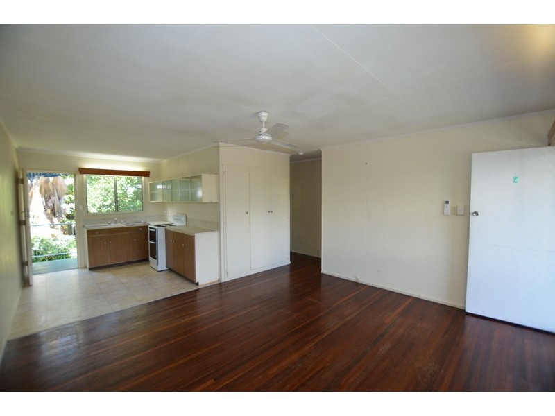 2/9 Roberts Street, Hermit Park QLD 4812