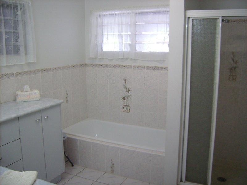 21 Amanda Avenue, Rasmussen QLD 4815