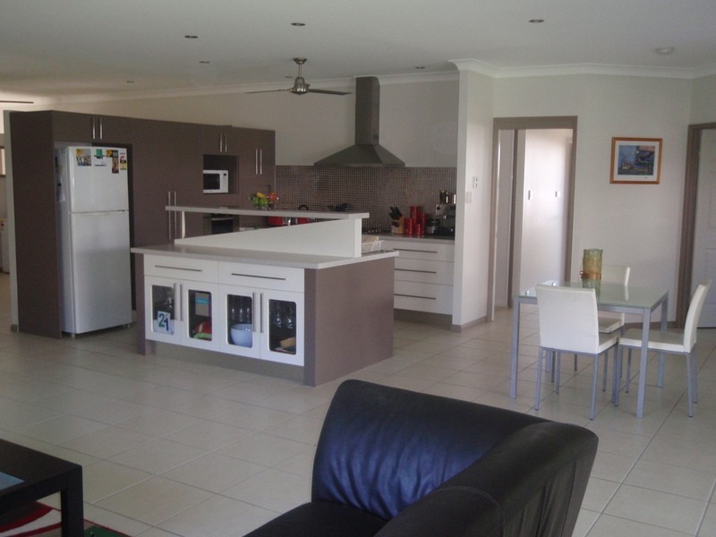 12 Timbury Way, Mount Louisa QLD 4814