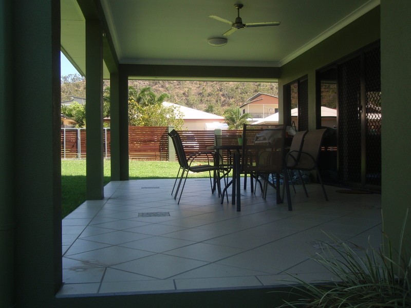 12 Timbury Way, Mount Louisa QLD 4814