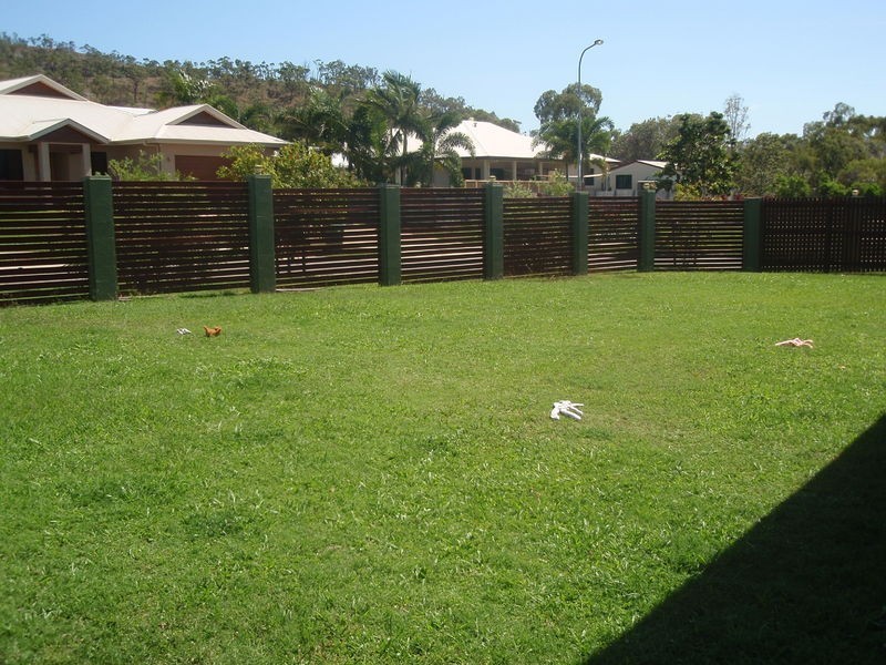 12 Timbury Way, Mount Louisa QLD 4814