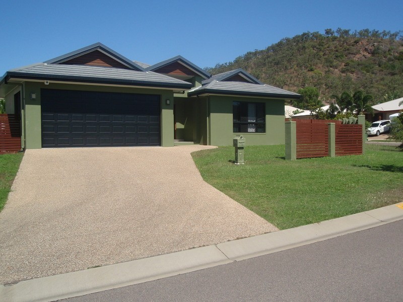 12 Timbury Way, Mount Louisa QLD 4814