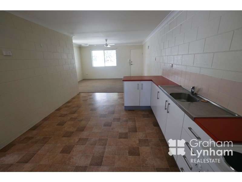 2/183 Bayswaters Road, Currajong QLD 4812
