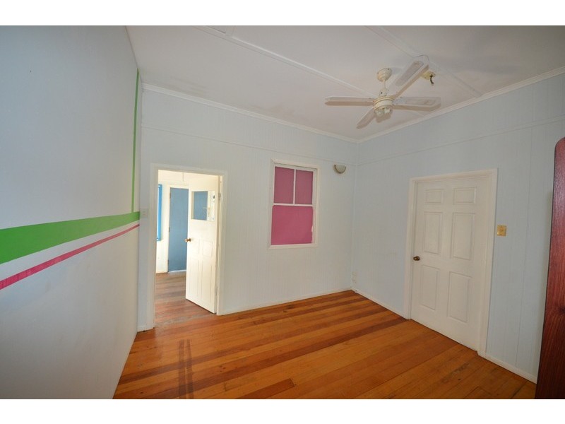12 Reef Street, Saunders Beach QLD 4818