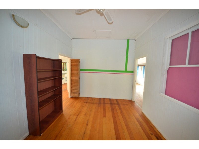 12 Reef Street, Saunders Beach QLD 4818