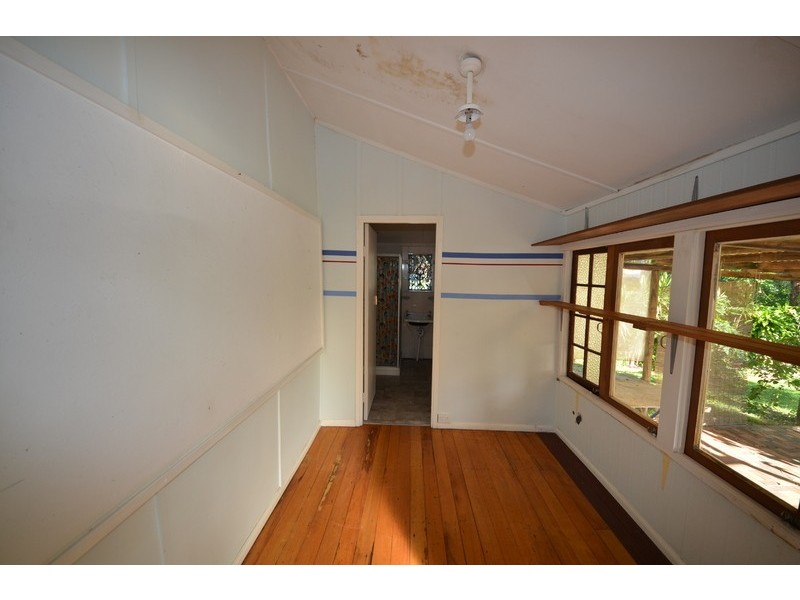 12 Reef Street, Saunders Beach QLD 4818