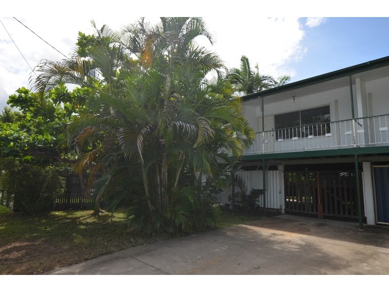 1/9 Roberts Street, Hermit Park QLD 4812