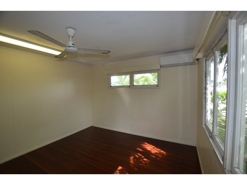 1/9 Roberts Street, Hermit Park QLD 4812