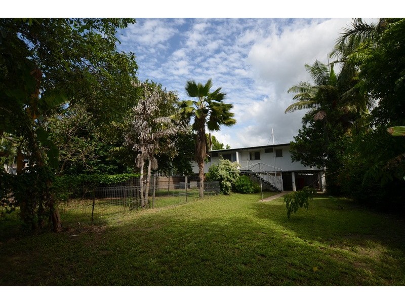 1/9 Roberts Street, Hermit Park QLD 4812