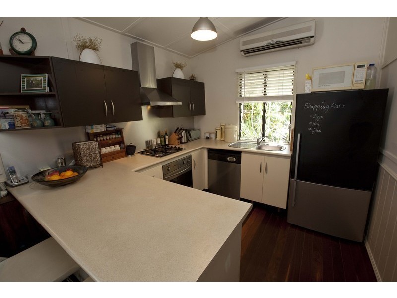 20 Ninth Avenue, Railway Estate QLD 4810