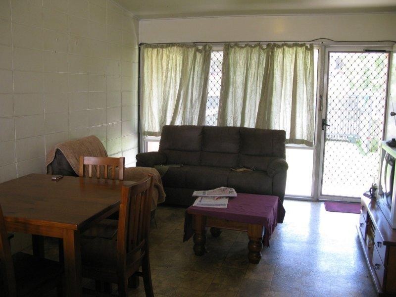 9 Halloran Street, Hermit Park QLD 4812