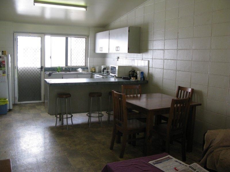 9 Halloran Street, Hermit Park QLD 4812