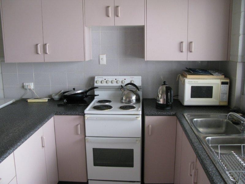 9 Halloran Street, Hermit Park QLD 4812