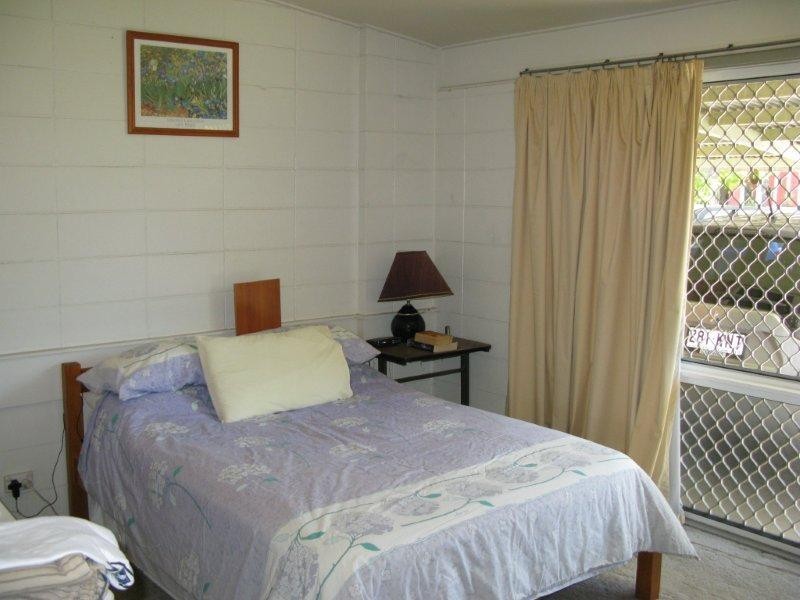 9 Halloran Street, Hermit Park QLD 4812