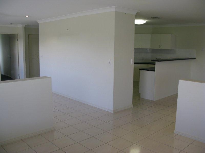 4 Paperbark Place, Mount Louisa QLD 4814